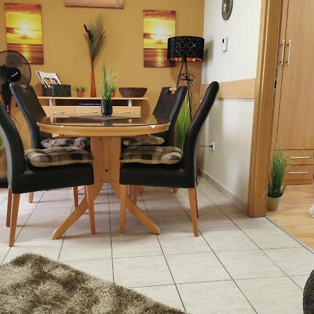 Csabai Apartman Бік Екстер'єр фото