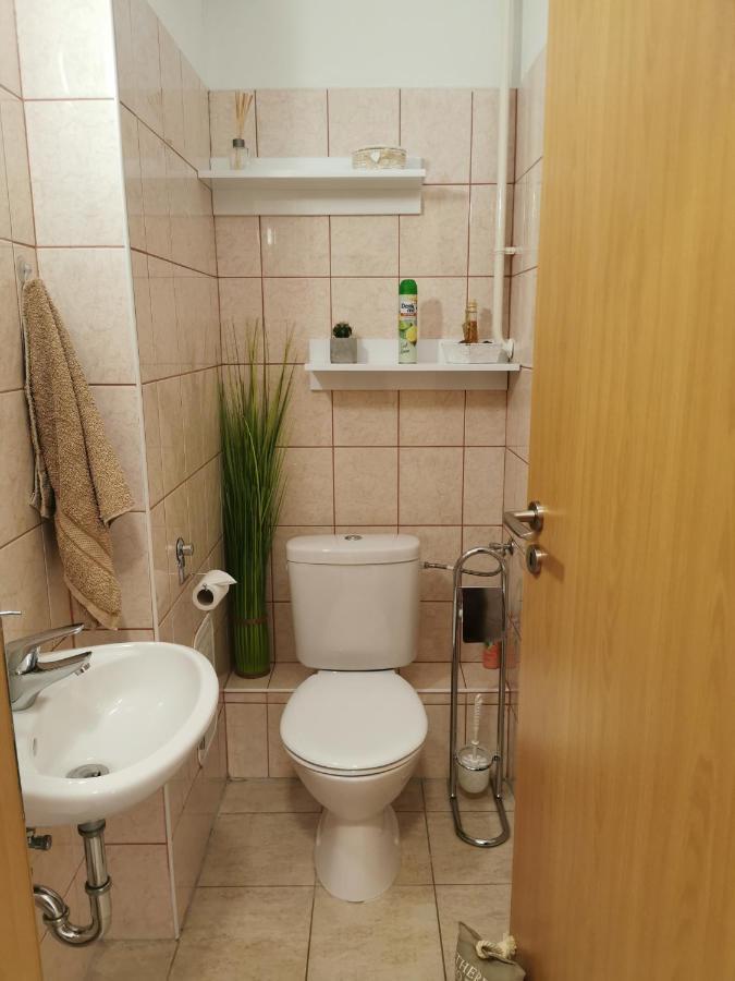 Csabai Apartman Бік Екстер'єр фото
