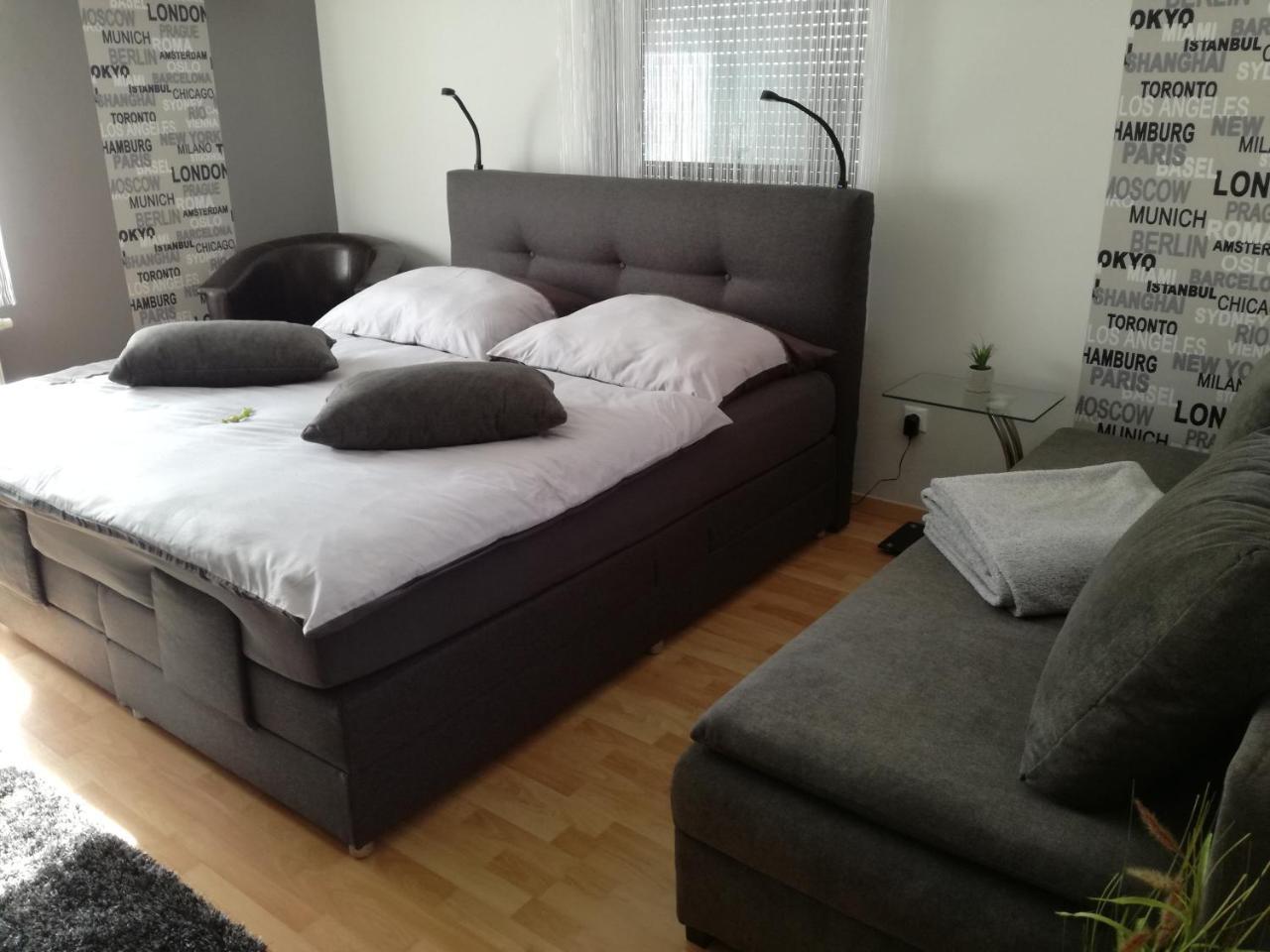 Csabai Apartman Бік Екстер'єр фото